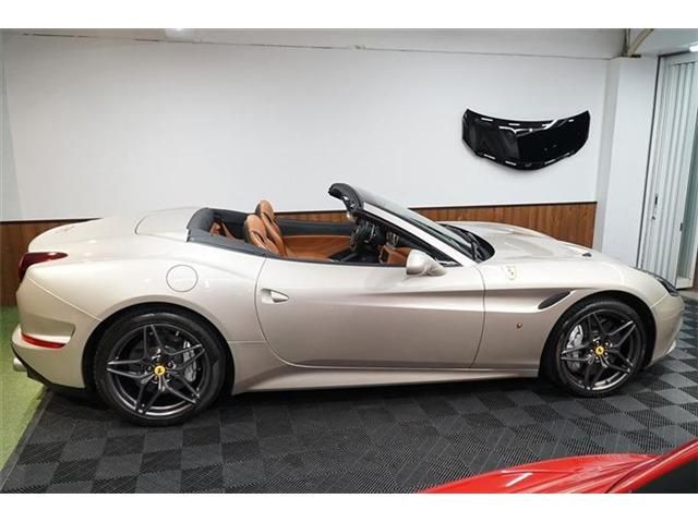 FERRARI FERRARI California T 2016