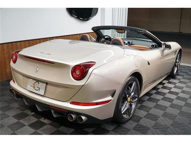 FERRARI FERRARI California T 2016
