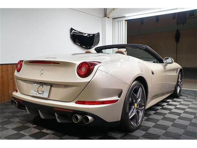 FERRARI FERRARI California T 2016