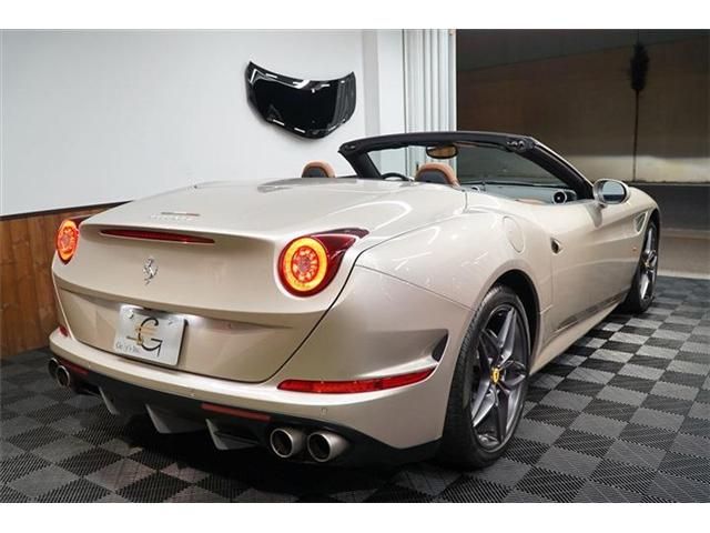 FERRARI FERRARI California T 2016