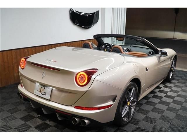 FERRARI FERRARI California T 2016