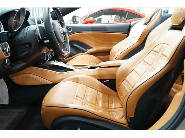 FERRARI FERRARI California T 2016