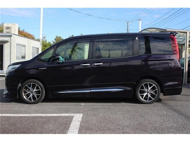 TOYOTA NOAH HYBRID 2014