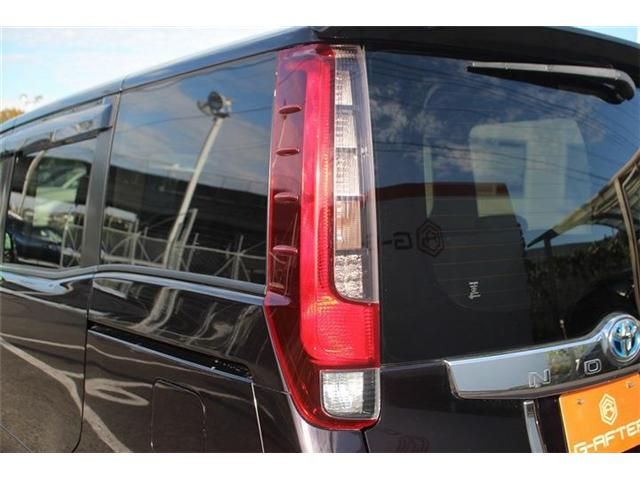 TOYOTA NOAH HYBRID 2014