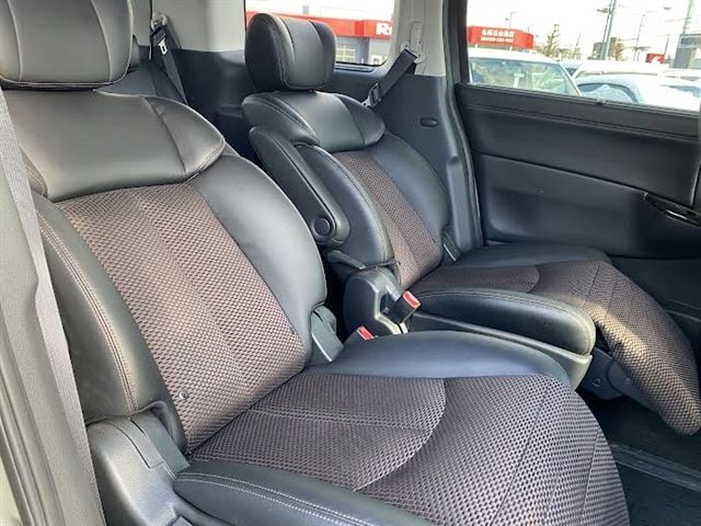 NISSAN ELGRAND  4WD 2013