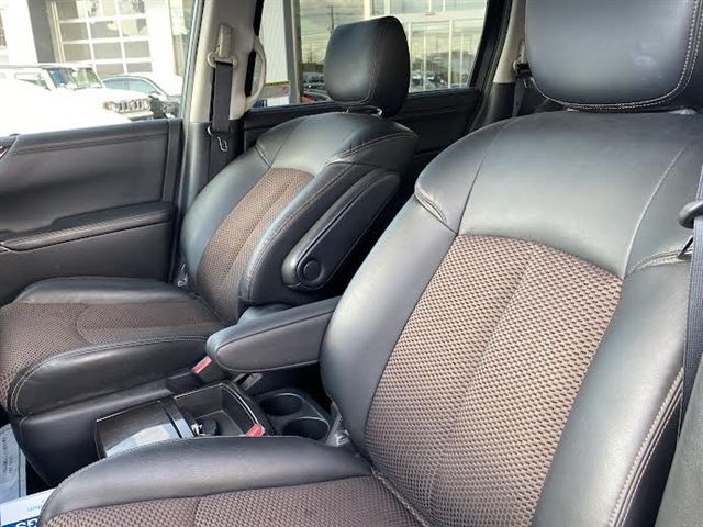 NISSAN ELGRAND  4WD 2013