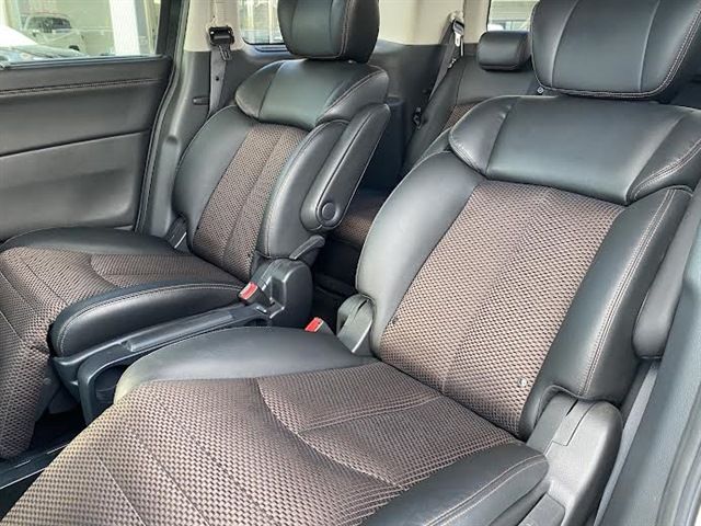 NISSAN ELGRAND  4WD 2013