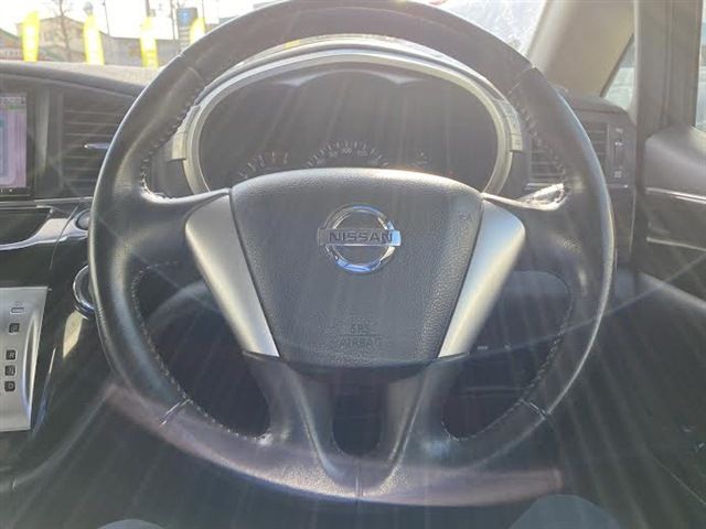 NISSAN ELGRAND  4WD 2013