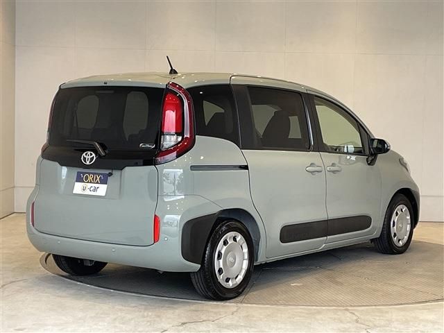 TOYOTA SIENTA 2023