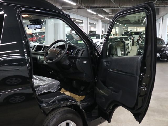 TOYOTA HIACE wagon 2025