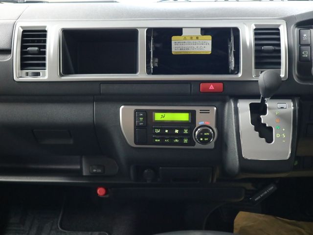 TOYOTA HIACE wagon 2025