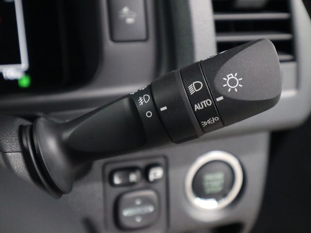 TOYOTA HIACE wagon 2025