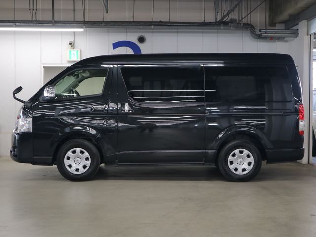 TOYOTA HIACE wagon 2025