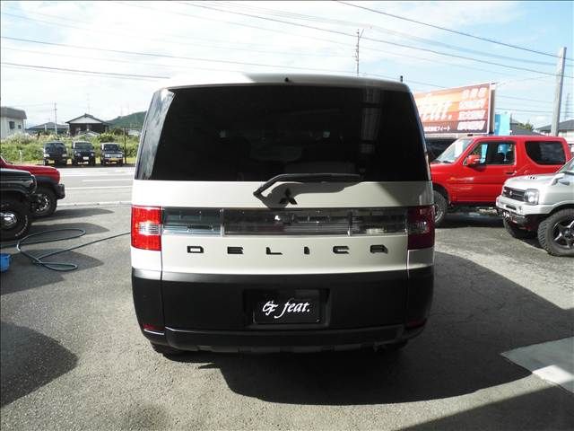 MITSUBISHI DELICA D:5 2WD 2008