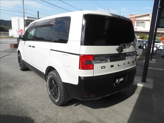 MITSUBISHI DELICA D:5 2WD 2008