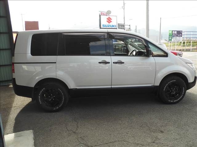 MITSUBISHI DELICA D:5 2WD 2008
