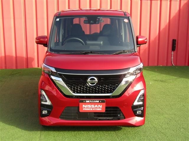 NISSAN ROOX 2021