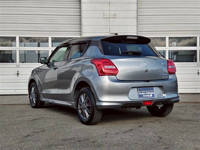 SUZUKI SWIFT 4WD 2017