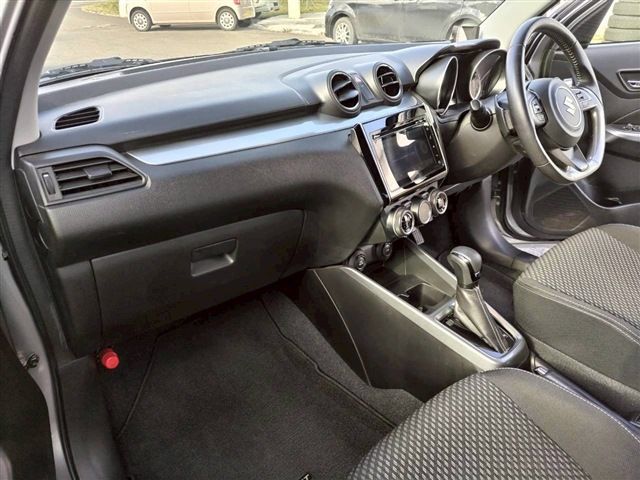 SUZUKI SWIFT 4WD 2017