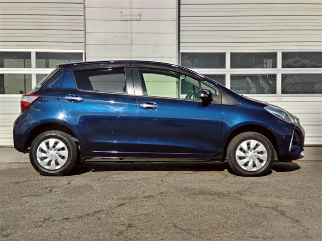 TOYOTA VITZ  4WD 2019