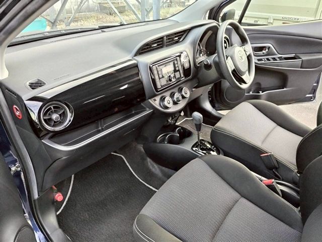 TOYOTA VITZ  4WD 2019