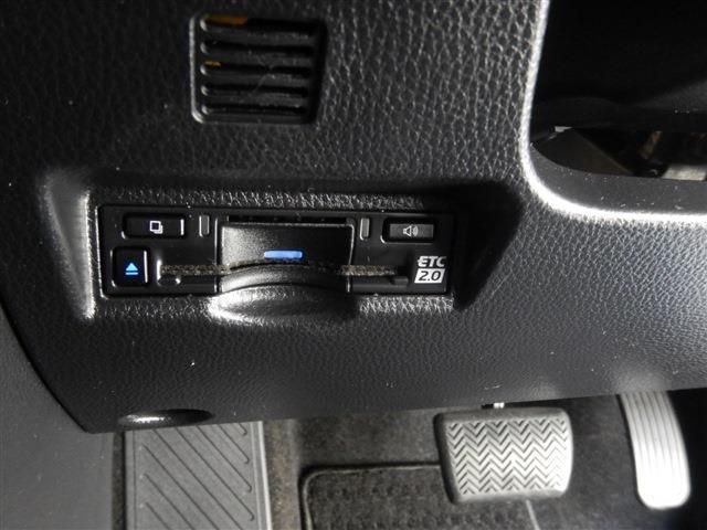 TOYOTA VOXY HYBRID 2022