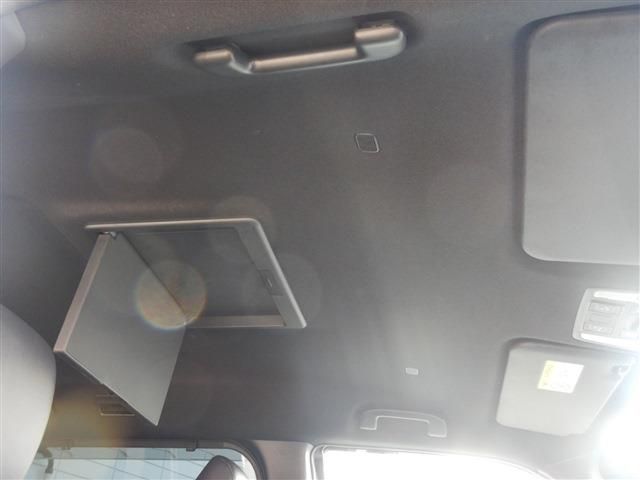 TOYOTA VOXY HYBRID 2022