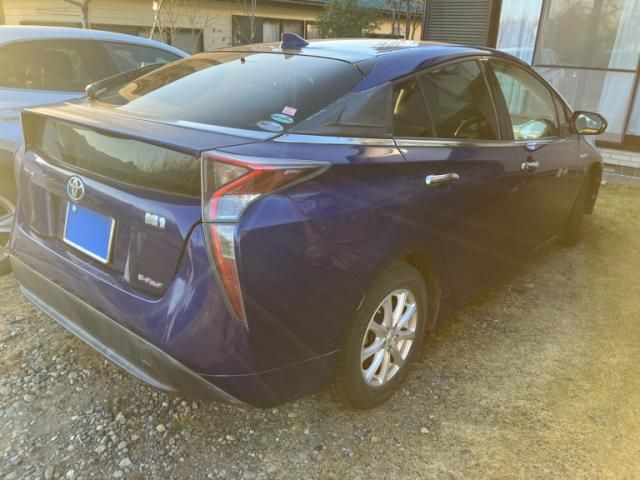 TOYOTA PRIUS 4WD 2016