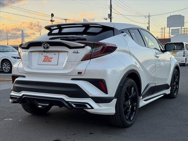 TOYOTA C-HR 2019