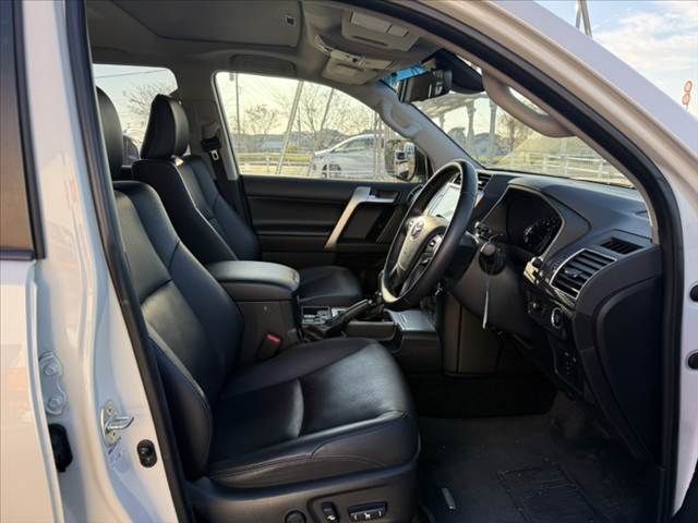 TOYOTA LANDCRUISER PRADO 2022