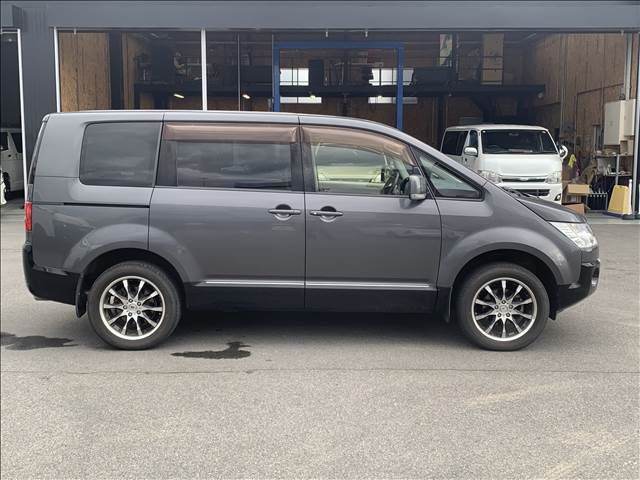 MITSUBISHI DELICA D:5 4WD 2015