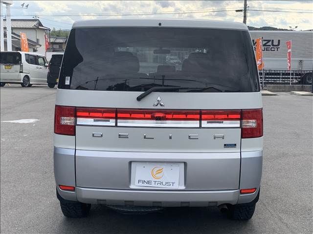 MITSUBISHI DELICA D:5 4WD 2013