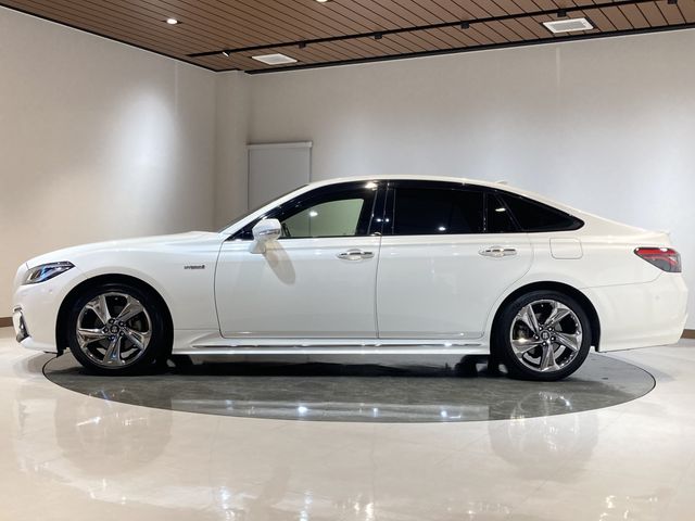TOYOTA CROWN sedan hybrid 2019