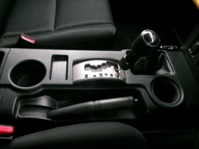 TOYOTA FJ CRUISER 4WD 2011