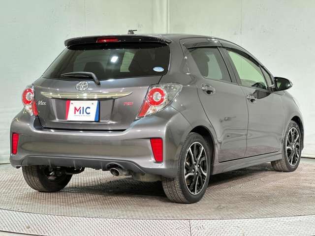 TOYOTA VITZ 2016