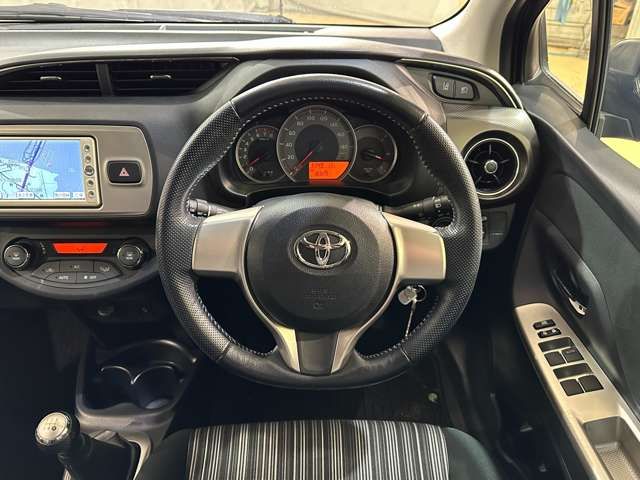 TOYOTA VITZ 2016