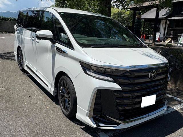 TOYOTA VELLFIRE 4WD 2025