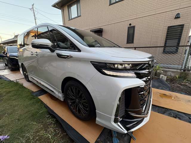 TOYOTA VELLFIRE 4WD 2025