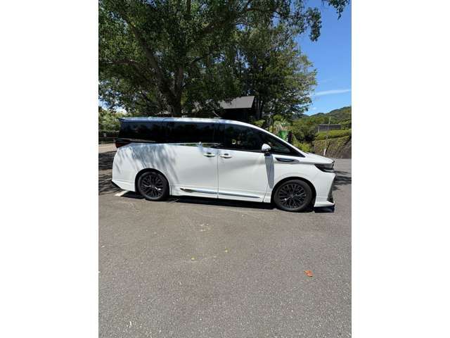 TOYOTA VELLFIRE 4WD 2025