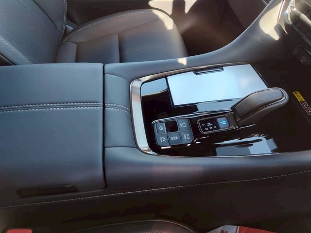 TOYOTA VELLFIRE 4WD 2025