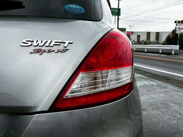 SUZUKI SWIFT 2015