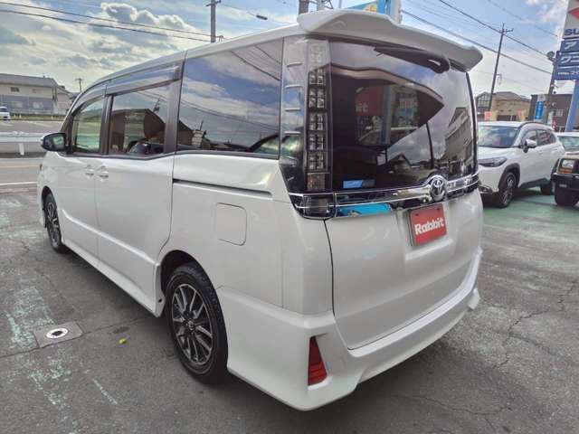 TOYOTA VOXY 2014