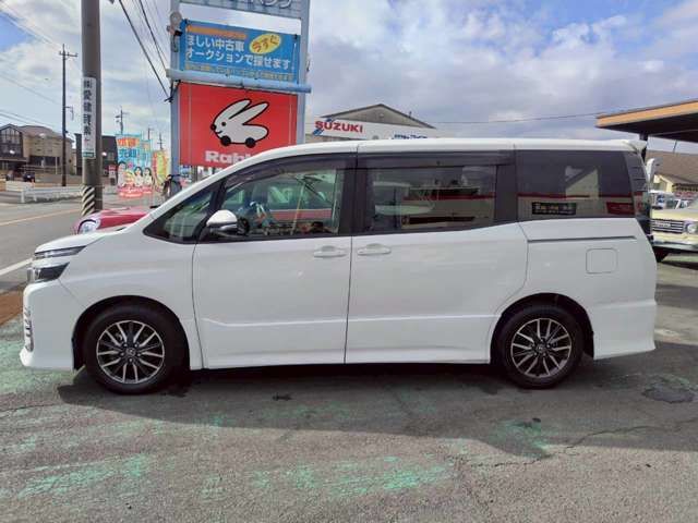 TOYOTA VOXY 2014