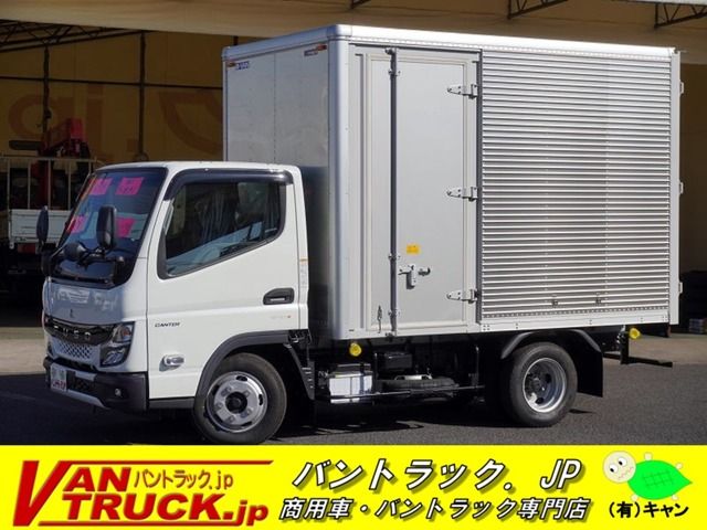 MITSUBISHI CANTER 2023
