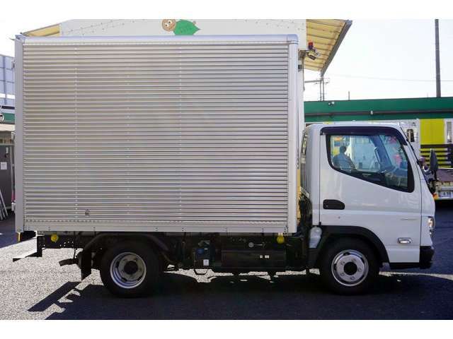 MITSUBISHI CANTER 2023