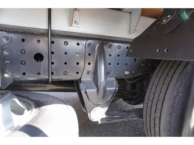 MITSUBISHI CANTER 2023