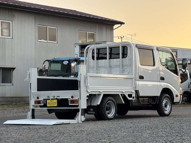 TOYOTA DYNA 2010