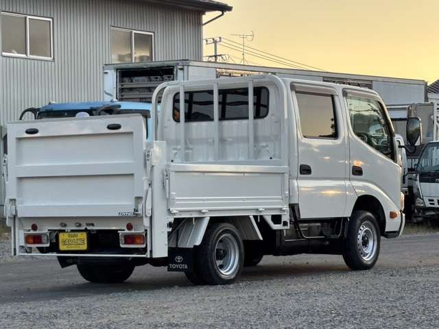 TOYOTA DYNA 2010