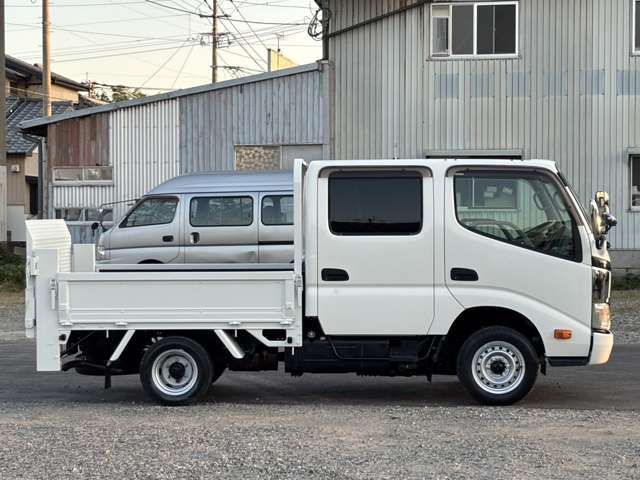 TOYOTA DYNA 2010