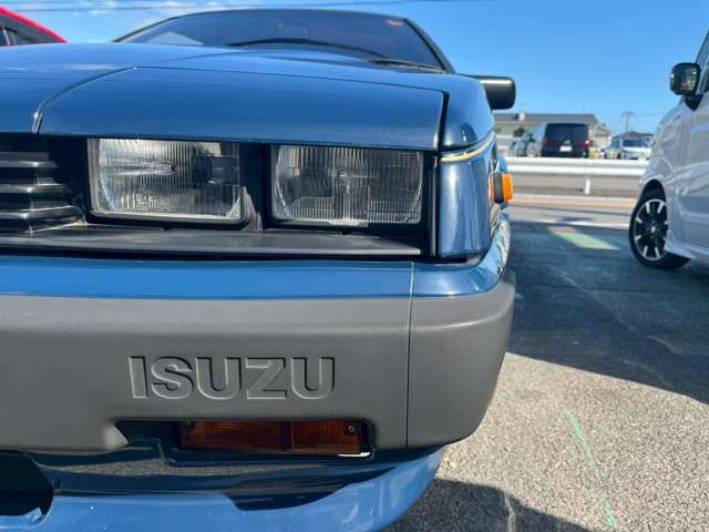 ISUZU PIAZZA 1987